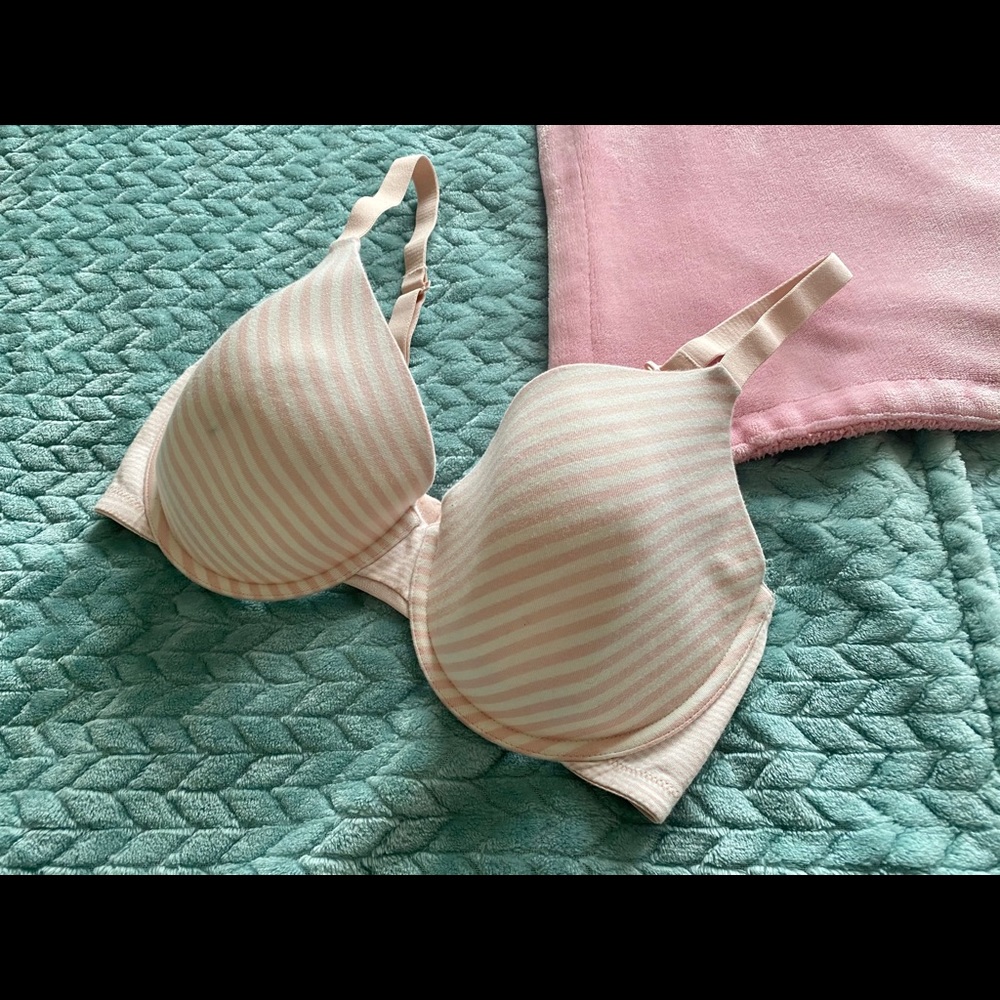 • NWOT Auden Target Bra •
